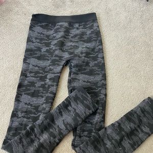 Seamless camo fleece leggings